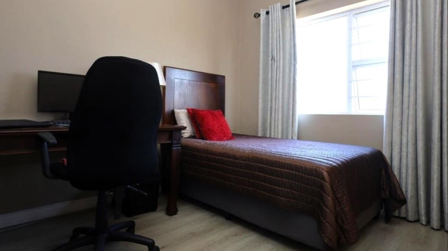 3 Bedroom Property for Sale in Country Club Western Cape